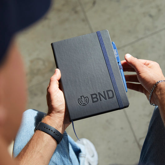 Schwarzes BND-Notizbuch