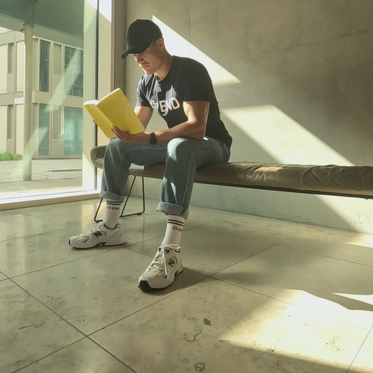 Gelbes BND-Notizbuch